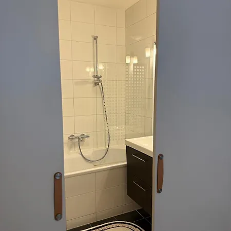 9c12 - Licht & Ruim Appartement, Hartje Centrum Апартаменты Бреда